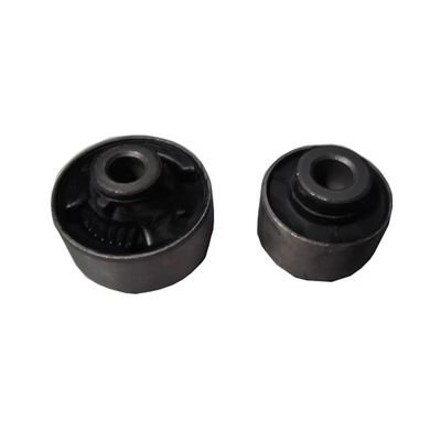 Arma de control inferior de caucho natural para suspensión de Nissan