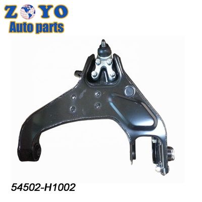 En la parte izquierda, el revestimiento negro de la parte inferior del brazo para Hyundai TERRACAN HP 2001-2008