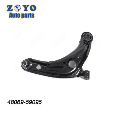 Objetivo Reemplazar/reparar el brazo de control inferior para Toyota Yaris/Scion xD Mevotech No. MS86138
