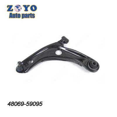 Objetivo Reemplazar/reparar el brazo de control inferior para Toyota Yaris/Scion xD Mevotech No. MS86138