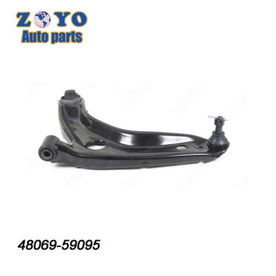 Objetivo Reemplazar/reparar el brazo de control inferior para Toyota Yaris/Scion xD Mevotech No. MS86138