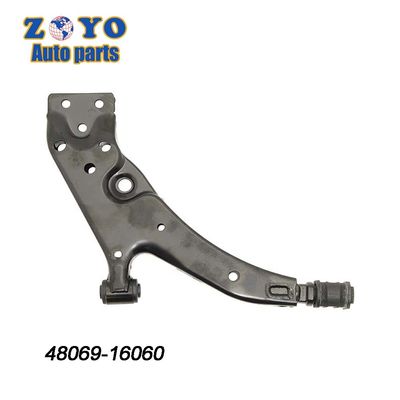 El brazo de control izquierdo para el 1998 Toyota PASEO Convertible