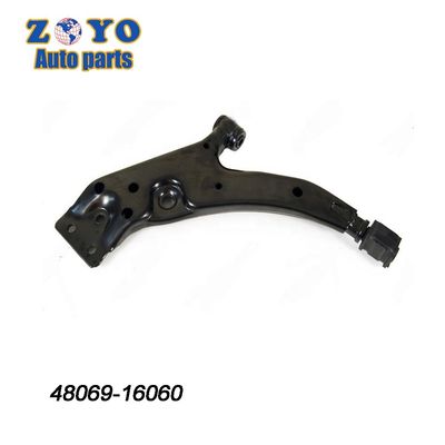 El brazo de control izquierdo para el 1998 Toyota PASEO Convertible