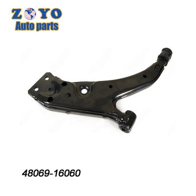 El brazo de control izquierdo para el 1998 Toyota PASEO Convertible