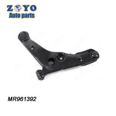 OEM estándar Mevotech MS80131 Brazo de control inferior delantero para el Mitsubishi Outlander 2017