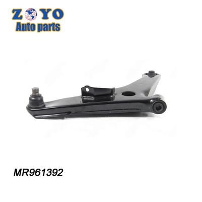OEM estándar Mevotech MS80131 Brazo de control inferior delantero para el Mitsubishi Outlander 2017