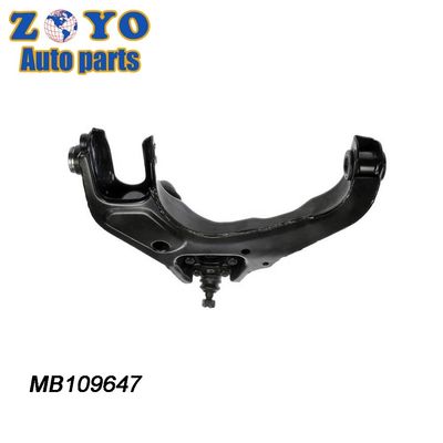 No OE MB633264 MB633265 Revestimiento de caucho natural para Mitsubishi L200 Brazo de control inferior